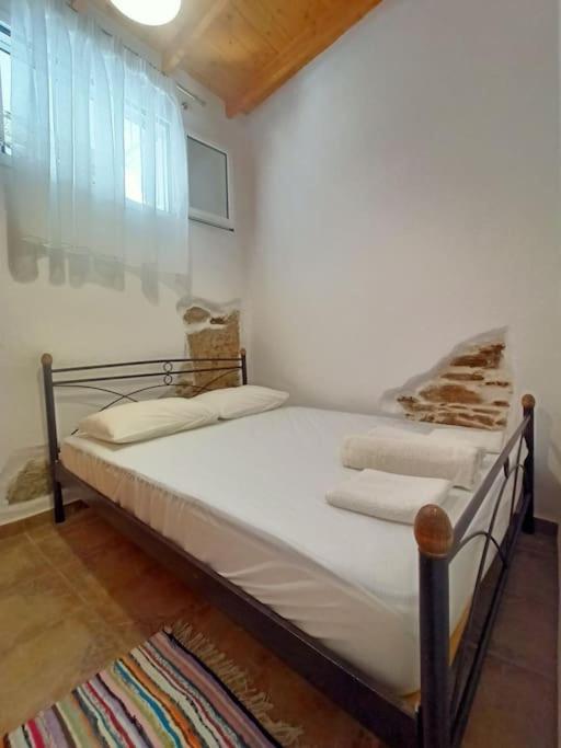 Στη Μεσσάδα... Sti Messada... Villa Ioulis Exterior photo